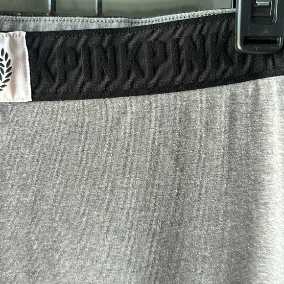 Victoria’s Secret- Pink - Yoga - Picture 4 of 6